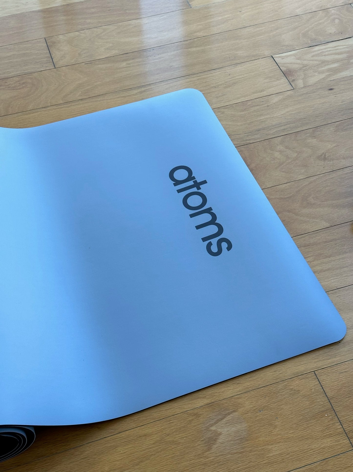 Atoms baby blue mat🩵