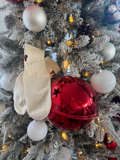 Xmas szn grip socks 🎀